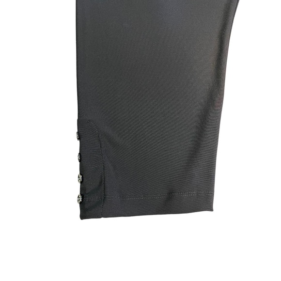 437 - NEW Stephanie by Crystal Black Capris - Picture 4 of 7